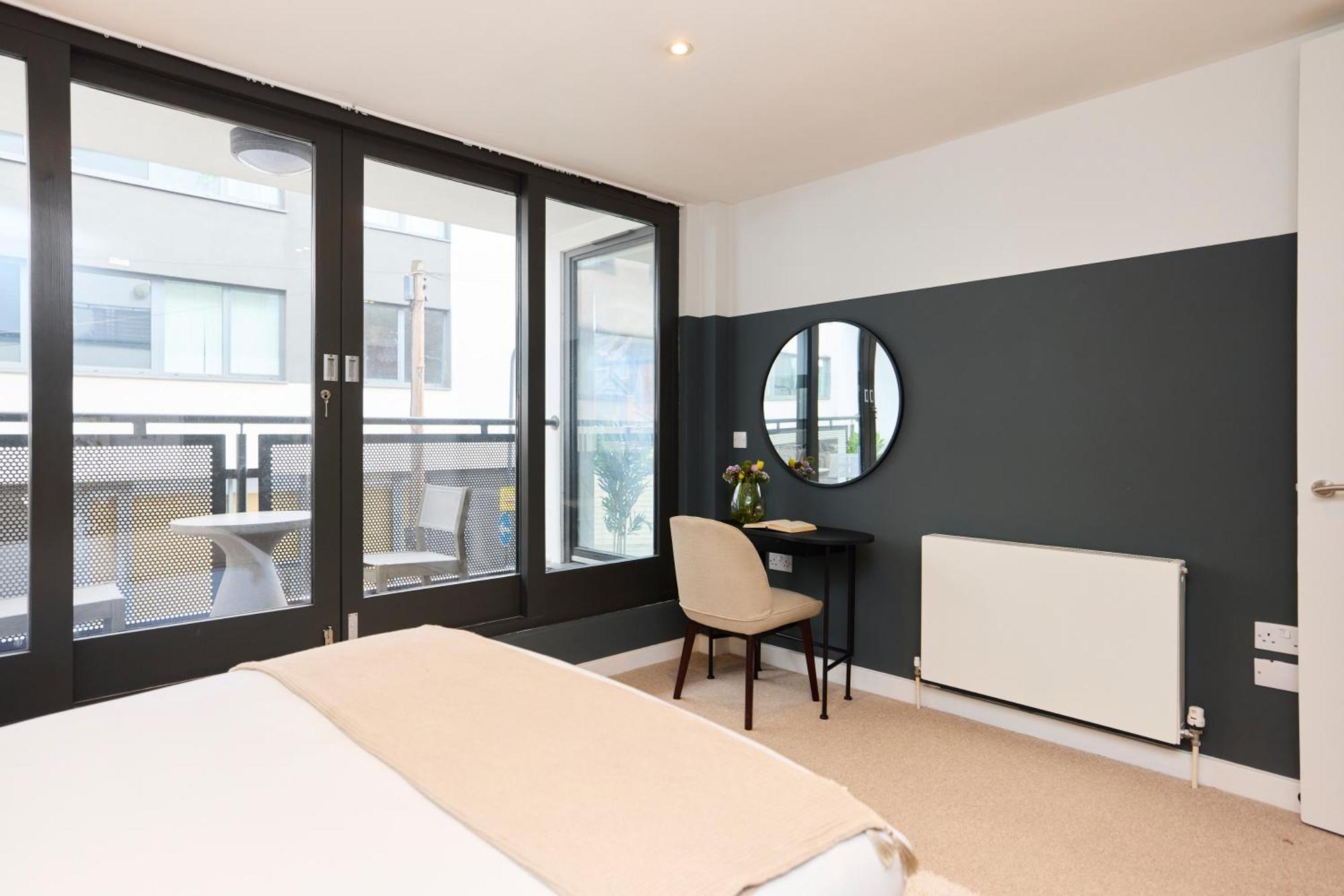 The Kensal Wonder - Bright 2bdr Flat With Balcony * London