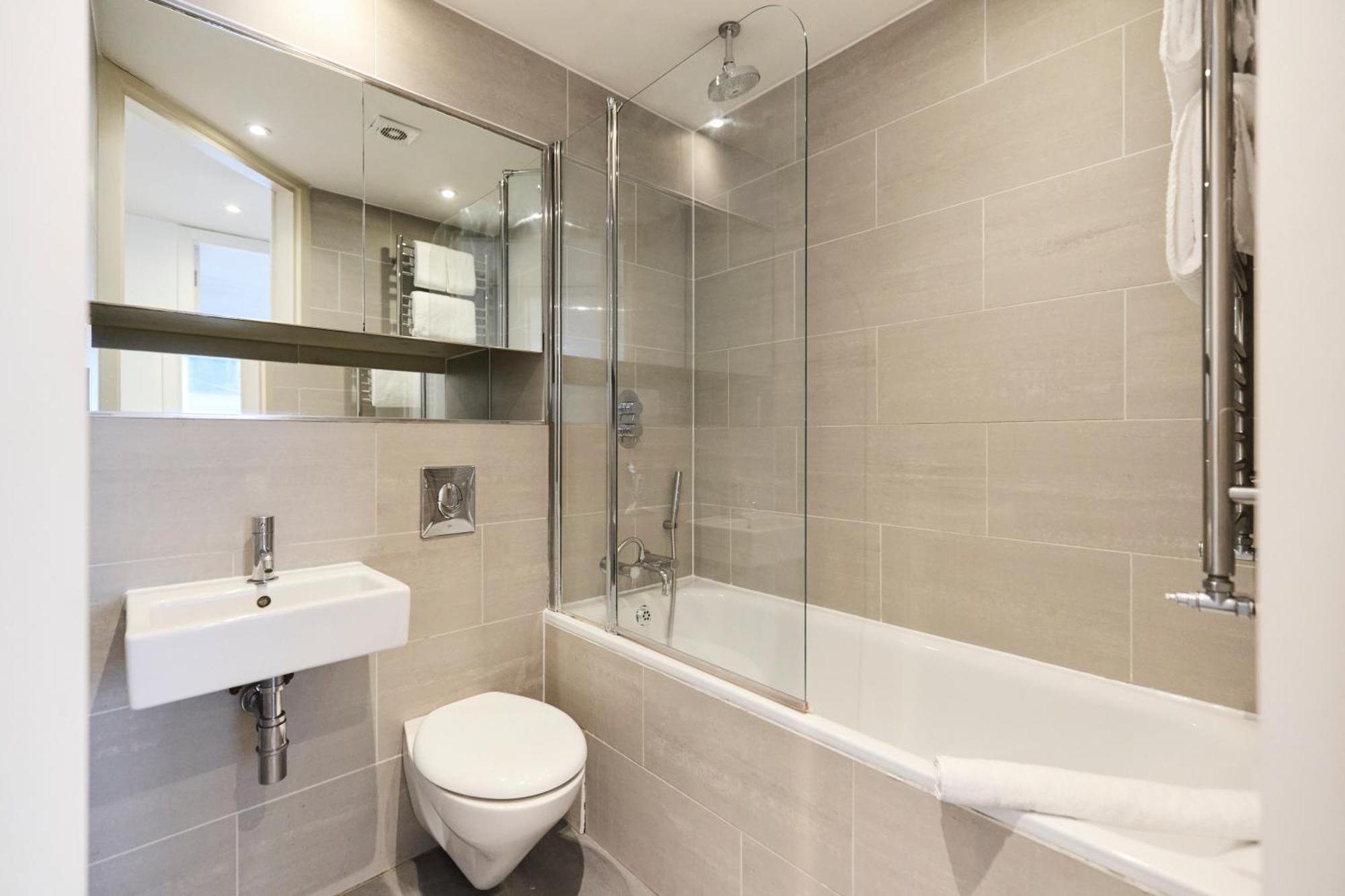 The Kensal Wonder - Bright 2bdr Flat With Balcony Apartment London