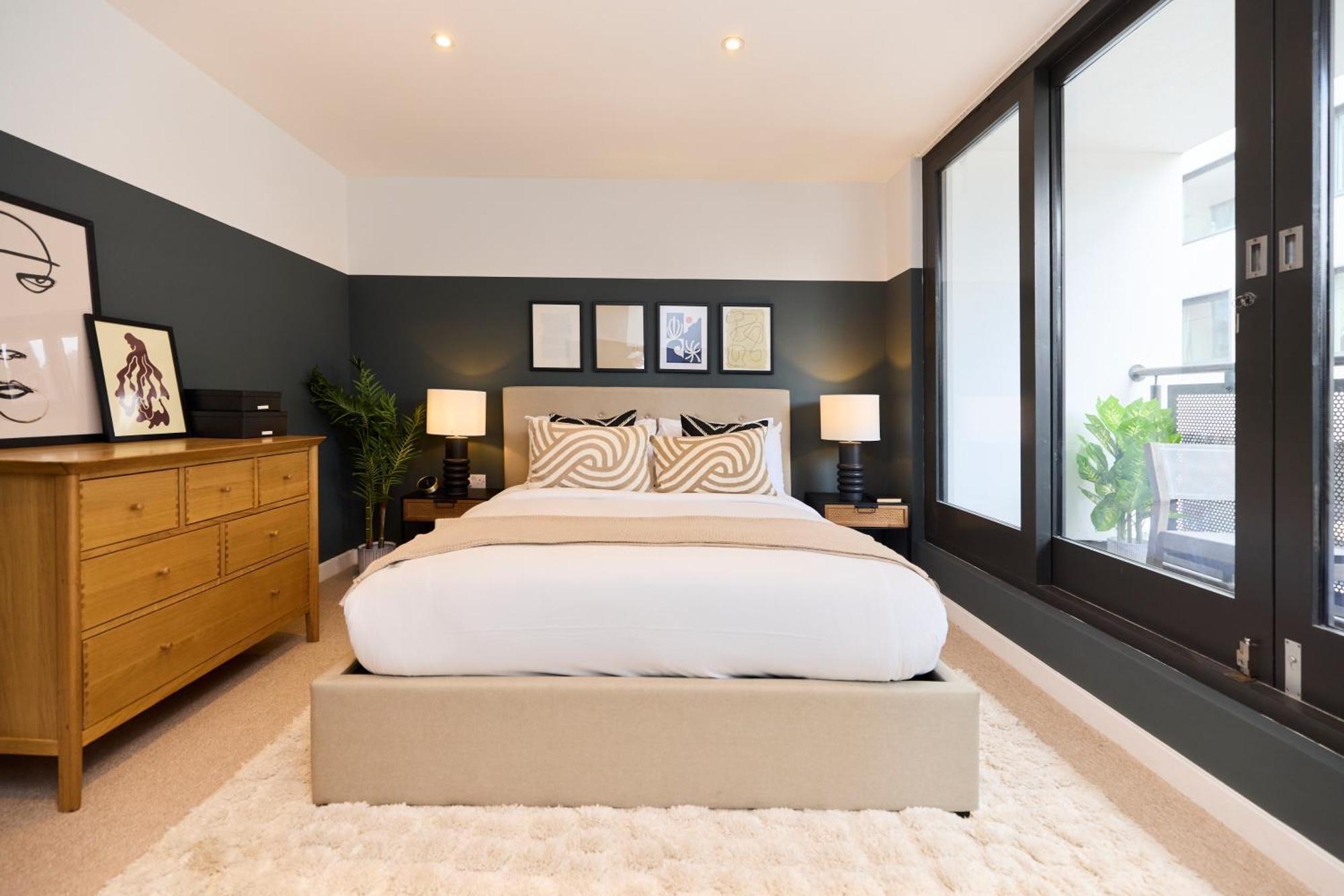The Kensal Wonder - Bright 2bdr Flat With Balcony